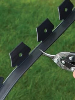 EasyFlex™ No Dig Edging, 50' -Gardening Tools Shop 8592452 002V 3 4