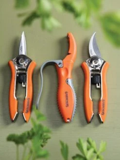 Gardener's Pocket Tool Set -Gardening Tools Shop 8595268 9487 tif