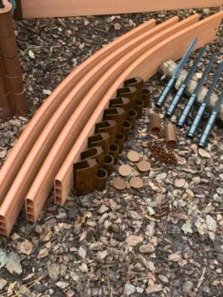 Curved Composite Landscape Edging Kit With 1" Boards -Gardening Tools Shop 8599404 05V tif